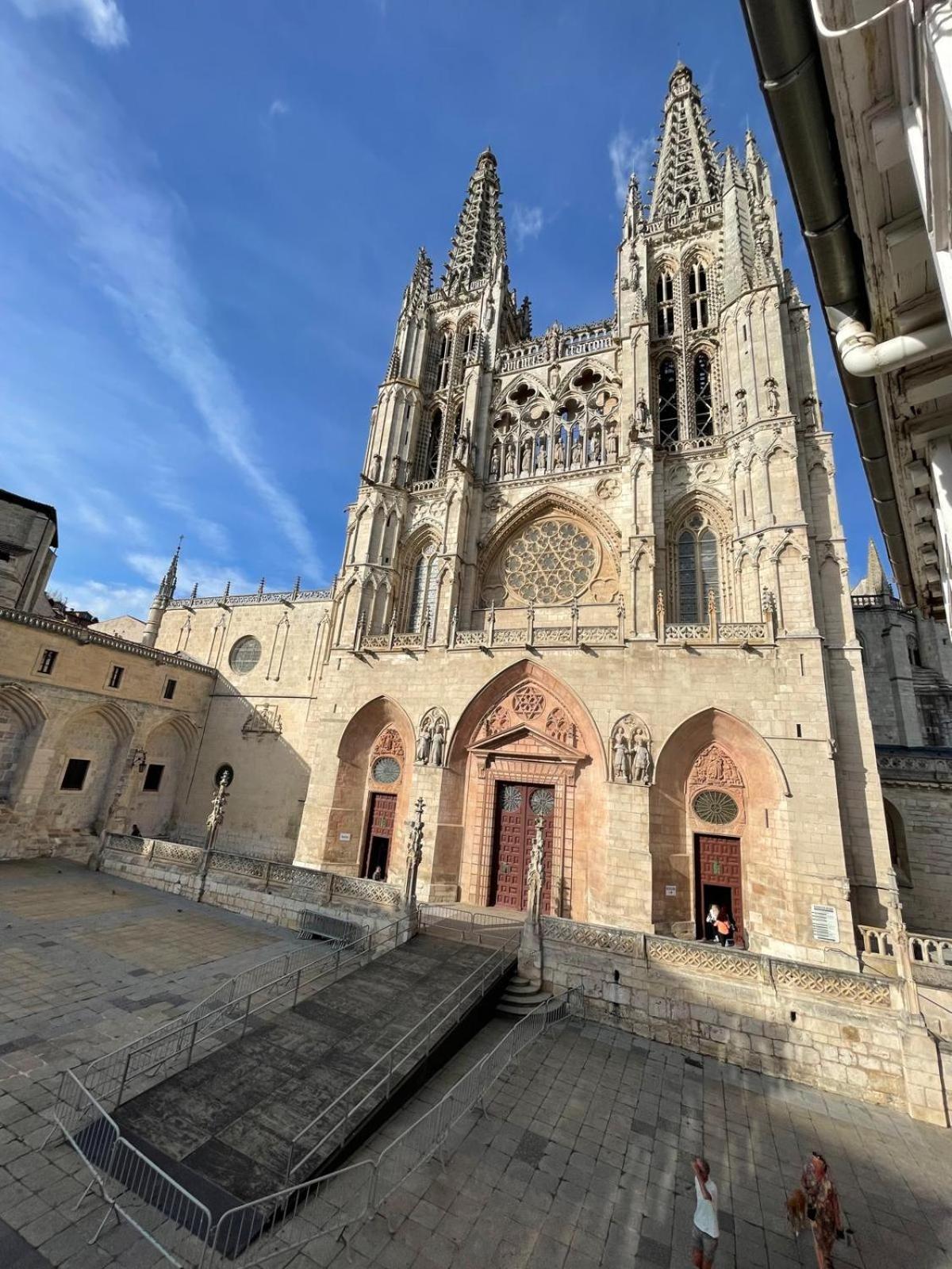 Abrazo A La Catedral By Unique *